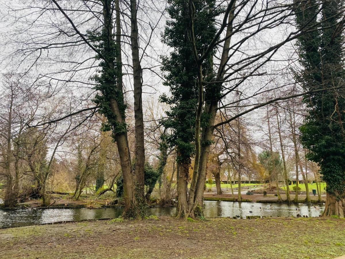 35 Mins To Central London. 3 Bedrooms. 2 Bathrooms With Garden Buitenkant foto