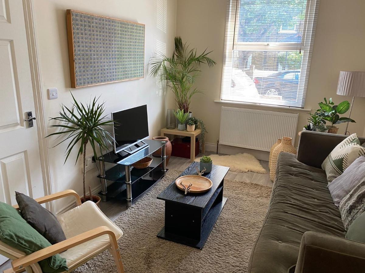 35 Mins To Central London. 3 Bedrooms. 2 Bathrooms With Garden Buitenkant foto